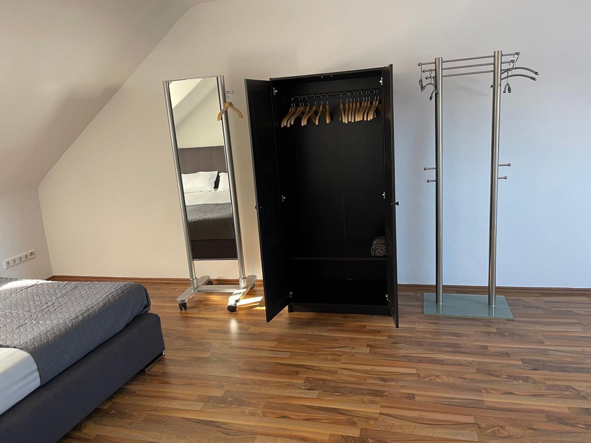 Geraeumige 3-Zimmer-Ferienwohnung Im Herzen Von カッセル エクステリア 写真
