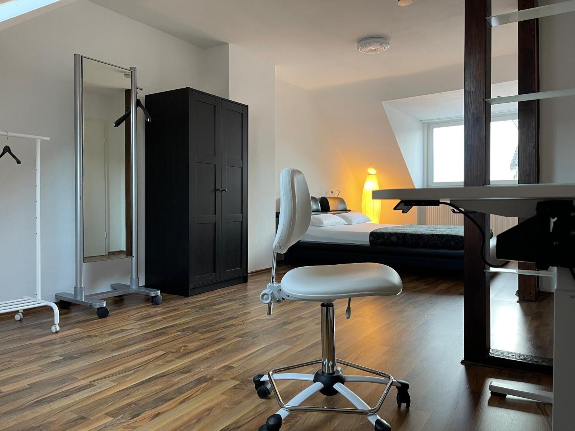 Geraeumige 3-Zimmer-Ferienwohnung Im Herzen Von カッセル エクステリア 写真