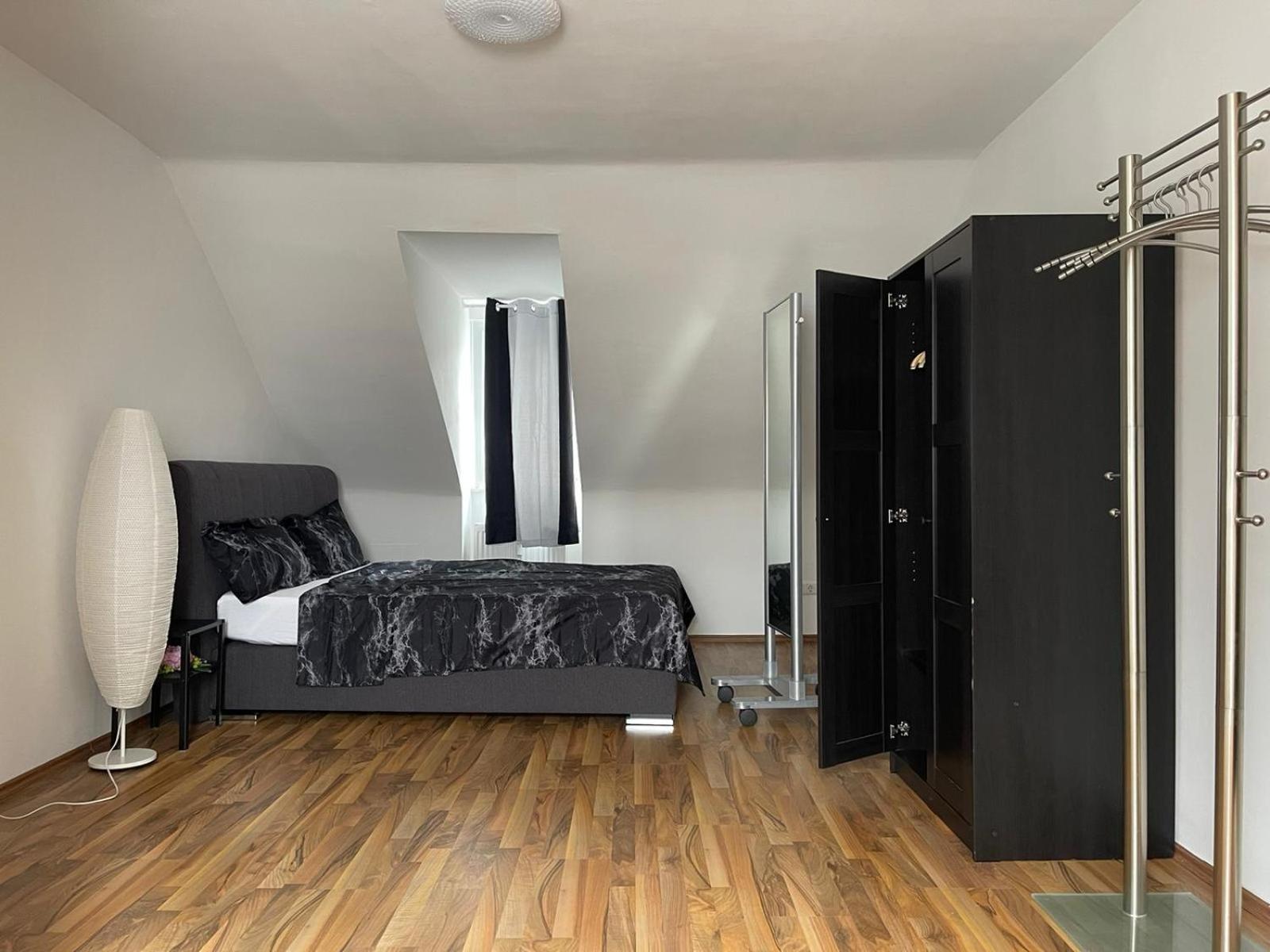 Geraeumige 3-Zimmer-Ferienwohnung Im Herzen Von カッセル エクステリア 写真