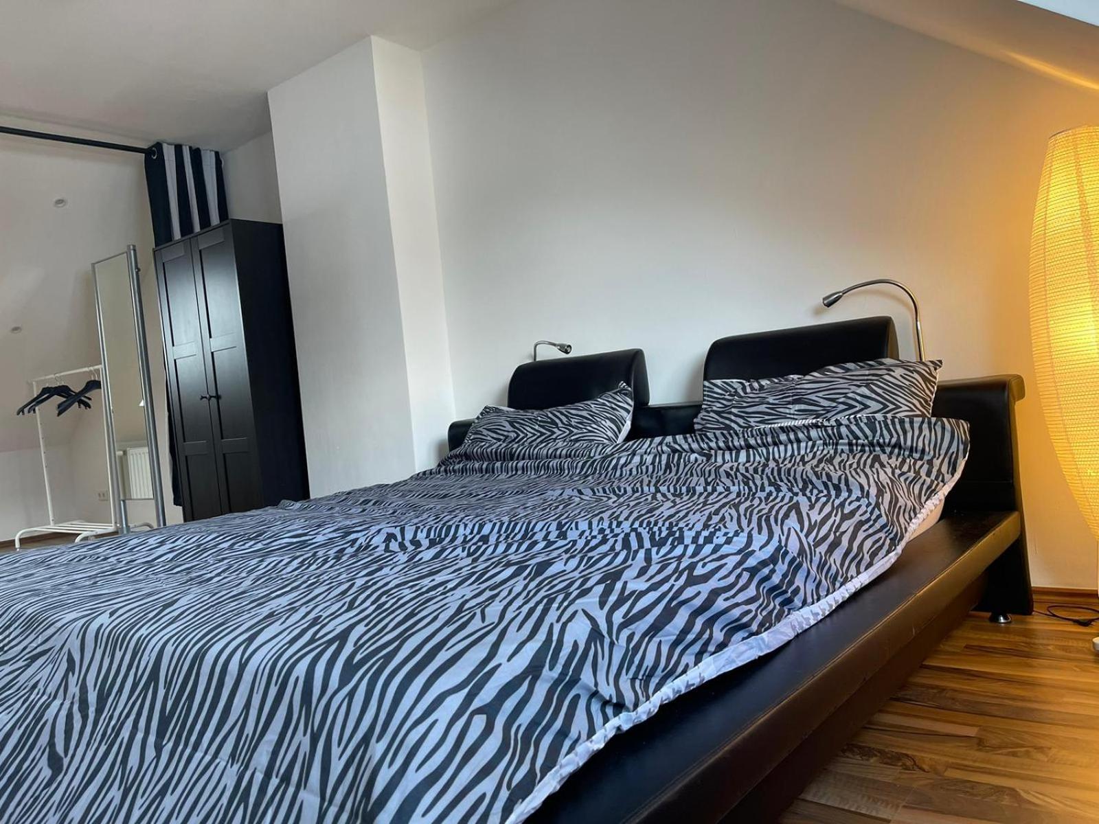 Geraeumige 3-Zimmer-Ferienwohnung Im Herzen Von カッセル エクステリア 写真