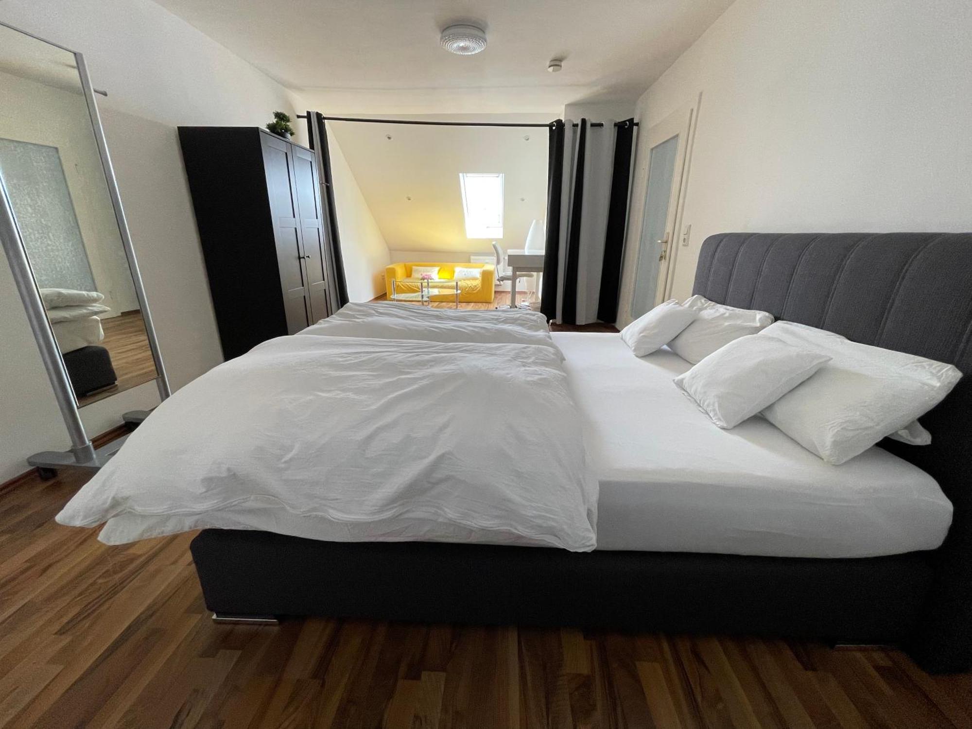Geraeumige 3-Zimmer-Ferienwohnung Im Herzen Von カッセル エクステリア 写真